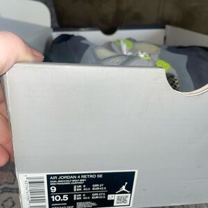 Air Jordan 4 Retro SE Sneakers